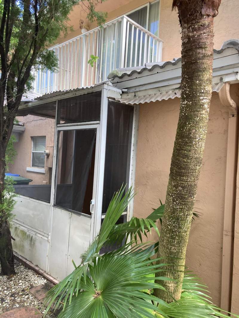 4 bedroom Townhouse at 3243 NW 44th Street #1, Sartori Lake, Oakland Park — photo 3
