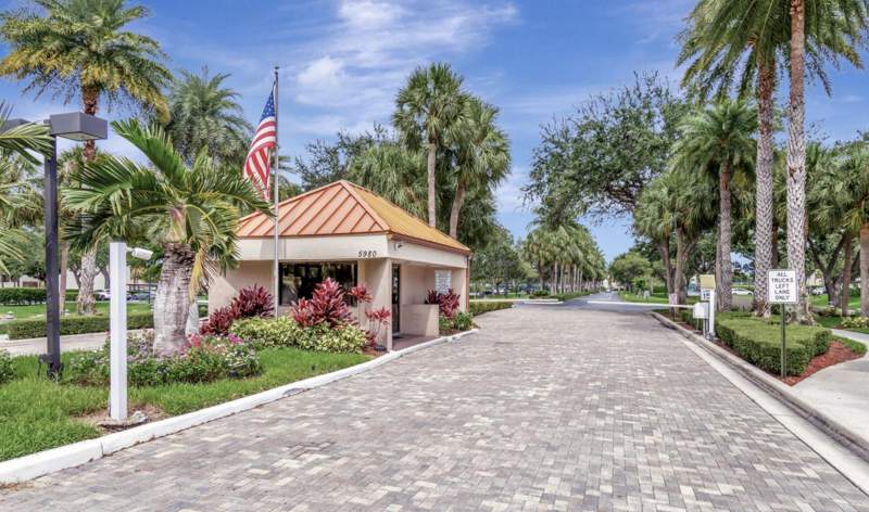 2 bedroom Condominium at 5650 Camino Del Sol #306, Camino Real Village Condo, Boca Raton — photo 2