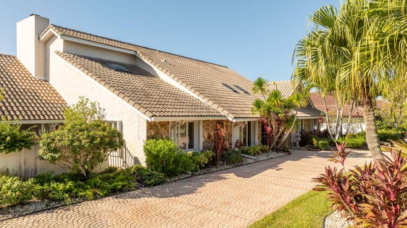 5 bedroom Single Family Residence at 8610 Banyan Way, Woodmont Tract 62, Tamarac — photo 2