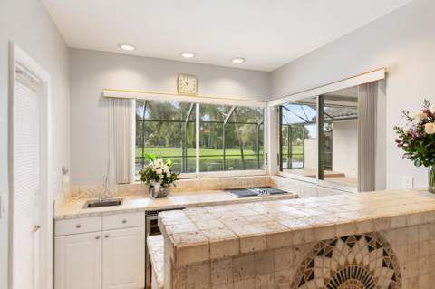 8610 Banyan Way, Tamarac FL - photo 11 of 41