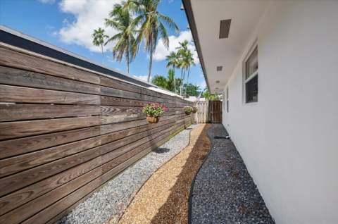 108 NE 22nd Street, Wilton Manors FL - photo 18 of 24