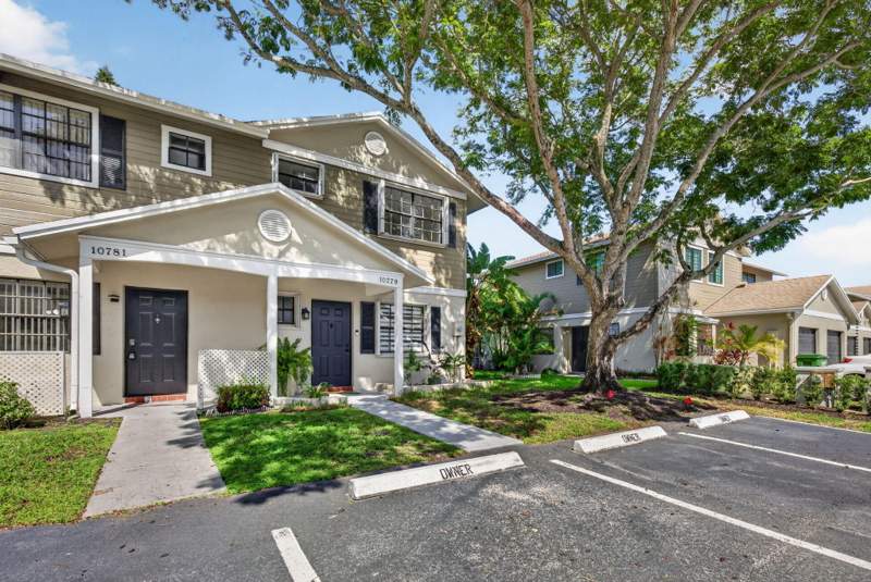 3 bedroom Townhouse at 10779 NW 11th Street #10779, Pembroke Pointe Section Three, Pembroke Pines — photo 3