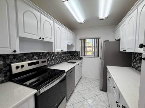 5289 Lakefront Boulevard #C, Delray Beach FL - photo 13 of 20