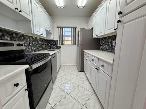 5289 Lakefront Boulevard #C, Delray Beach FL - photo 14 of 20