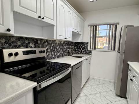 5289 Lakefront Boulevard #C, Delray Beach FL - photo 15 of 20