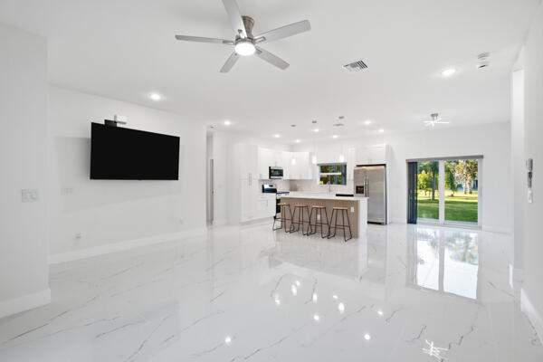 3 bedroom Single Family Residence at 8601 Fort Pierce Boulevard, Lakewood Park Unit 8, Fort Pierce — photo 2