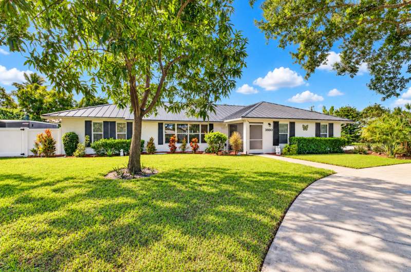 4 bedroom Single Family Residence at 3880 Lowson Boulevard, Sherwood Park, Delray Beach — photo 2