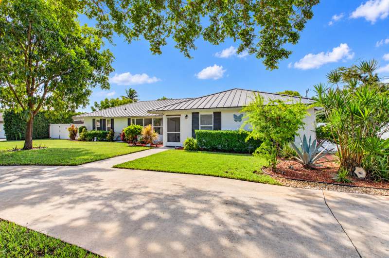 4 bedroom Single Family Residence at 3880 Lowson Boulevard, Sherwood Park, Delray Beach — photo 3