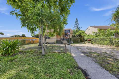 628 58th Street, West Palm Beach FL - photo 18 of 23