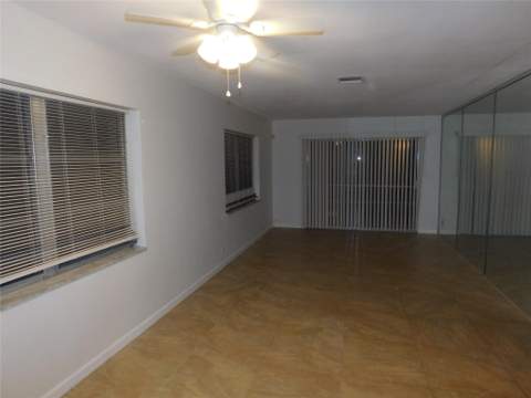 960 Crystal Lake Drive, Pompano Beach FL - photo 12 of 30