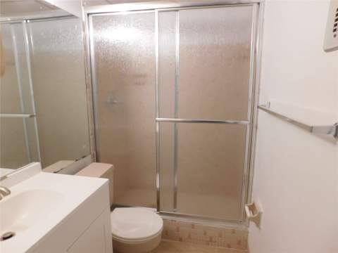 960 Crystal Lake Drive, Pompano Beach FL - photo 17 of 30
