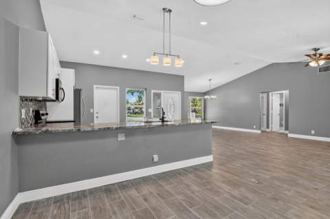 19564 Hampton Drive, Boca Raton FL - photo 11 of 56