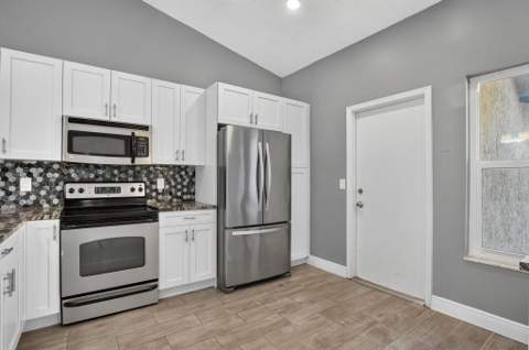 19564 Hampton Drive, Boca Raton FL - photo 12 of 56