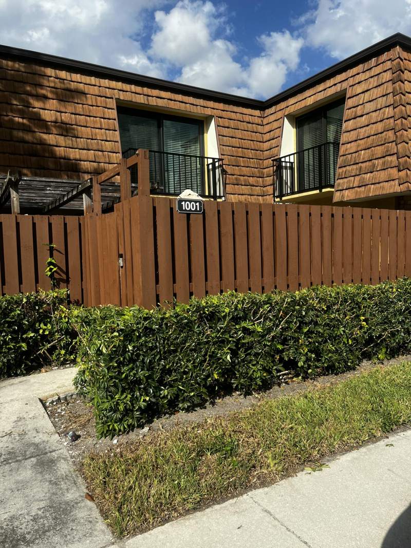 3 bedroom Townhouse at 1001 10th Lane, Sherwood Lakes, Greenacres — photo 2