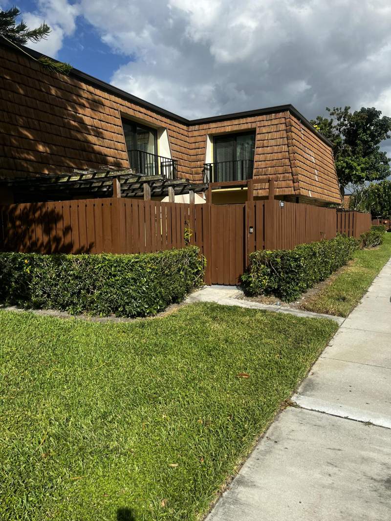 3 bedroom Townhouse at 1001 10th Lane, Sherwood Lakes, Greenacres — photo 4
