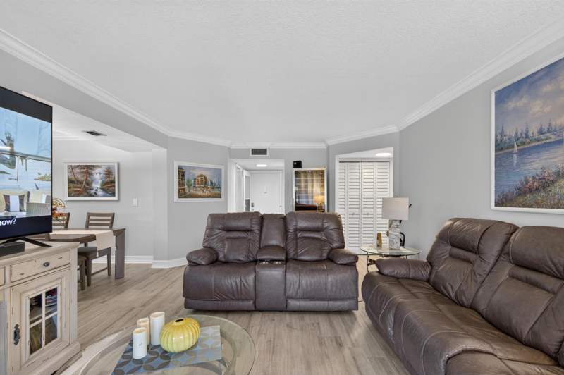 2 bedroom Condominium at 3871 Via Poinciana #202, Poinciana Place Condo 1,2,8 And 9, Lake Worth — photo 4
