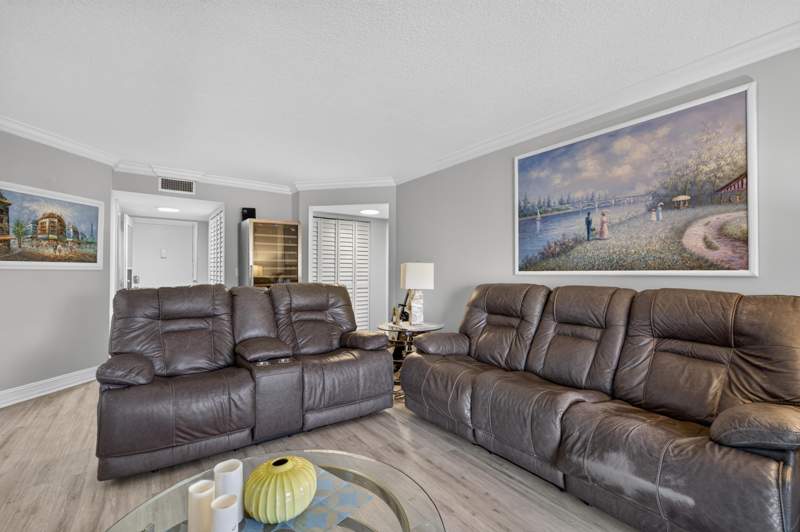 2 bedroom Condominium at 3871 Via Poinciana #202, Poinciana Place Condo 1,2,8 And 9, Lake Worth — photo 3