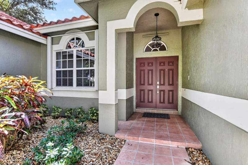 4 bedroom Single Family Residence at 6305 NW 43rd Terrace, Winston Park Section Three, Coconut Creek — photo 3