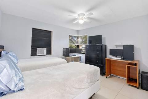 2911 NE 11th Avenue, Pompano Beach FL - photo 10 of 43