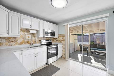 2911 NE 11th Avenue, Pompano Beach FL - photo 8 of 43