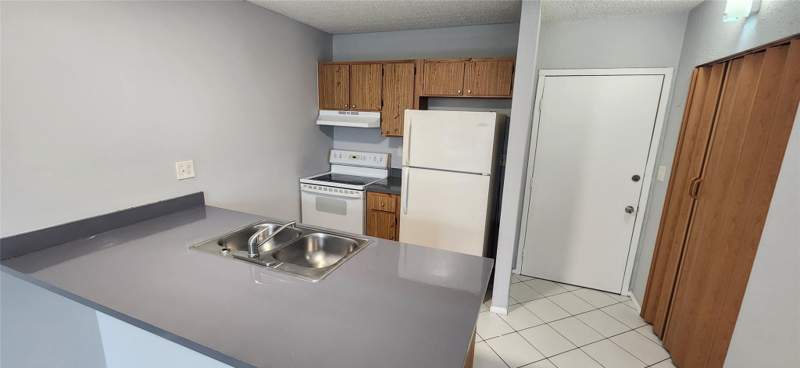 1 bedroom Condominium at 2501 Riverside Drive #513-A, Coral Springs Tower Club, Coral Springs — photo 2