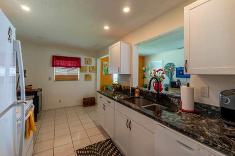 708 SW 18th Street, Boynton Beach FL - photo 8 of 33