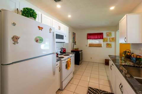 708 SW 18th Street, Boynton Beach FL - photo 9 of 33
