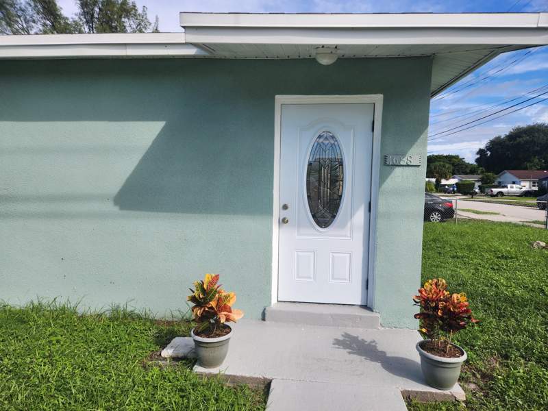 4 bedroom Single Family Residence at 1688 W 10th Street, Riviera Heights, Riviera Beach — photo 2