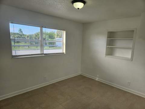 1688 W 10th Street, Riviera Beach FL - photo 11 of 25