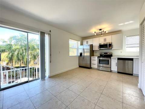 4071 N Dixie Highway #20, Oakland Park FL - photo 6 of 30