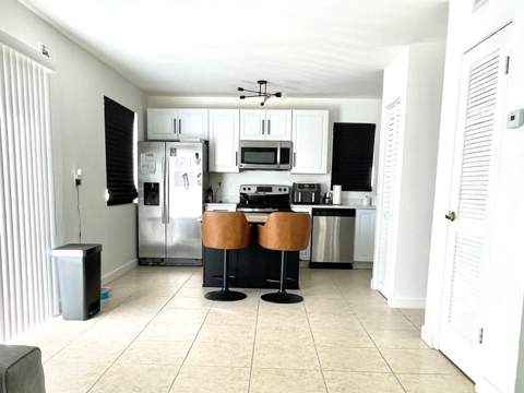 4071 N Dixie Highway #20, Oakland Park FL - photo 9 of 30