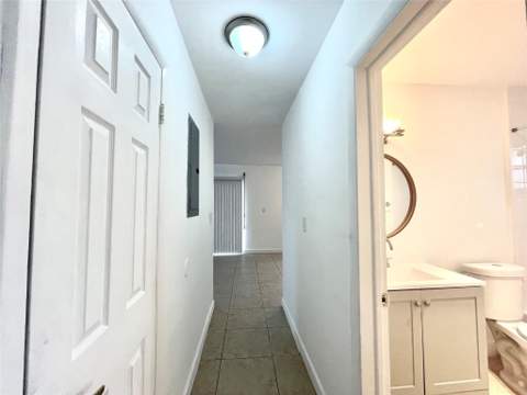 4071 N Dixie Highway #20, Oakland Park FL - photo 19 of 30