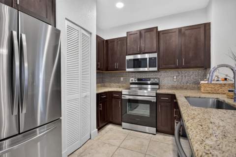 305 NE 47th Place #305, Deerfield Beach FL - photo 8 of 50