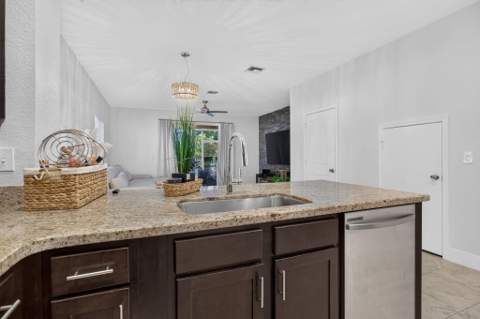 305 NE 47th Place #305, Deerfield Beach FL - photo 10 of 50