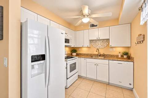 532 Capri L, Delray Beach FL - photo 6 of 45
