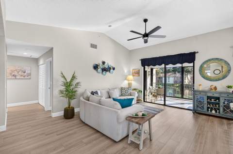 10383 S Circle Lake Drive #202, Boynton Beach FL - photo 8 of 103