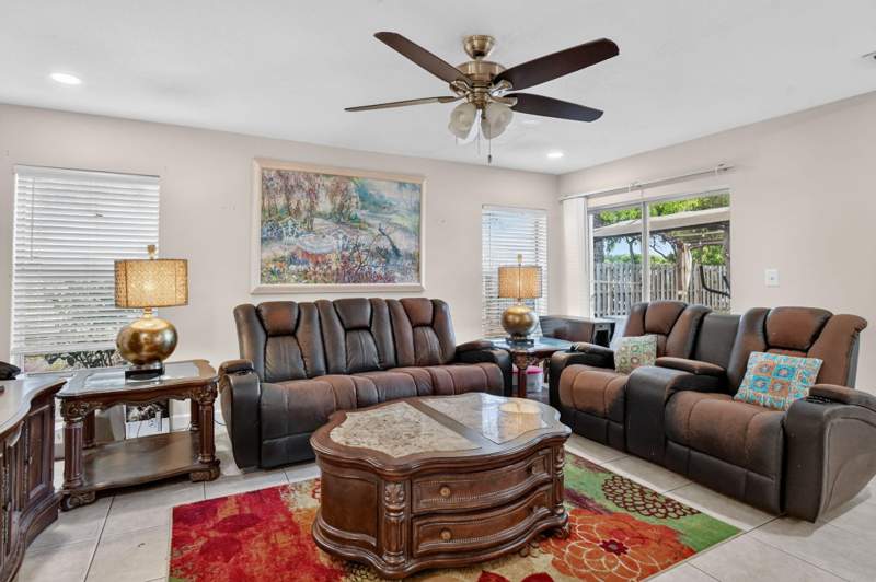 3 bedroom Single Family Residence at 6161 NW 44th Terrace, Winston Park Section Three, Coconut Creek — photo 5