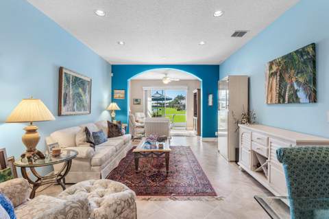 10649 Royal Caribbean Circle, Boynton Beach FL - photo 8 of 42