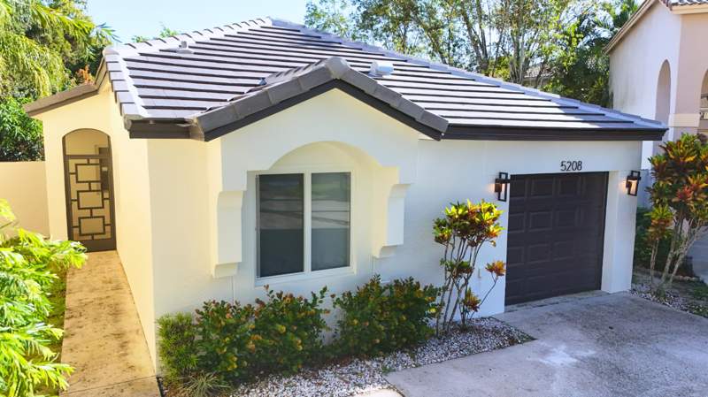 3 bedroom Single Family Residence at 5208 Eagle Cay Place, Eagle Cay at Regency Lakes, Coconut Creek — photo 2