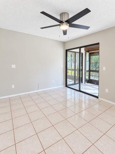 109 Roselle Court, Royal Palm Beach FL - photo 8 of 17
