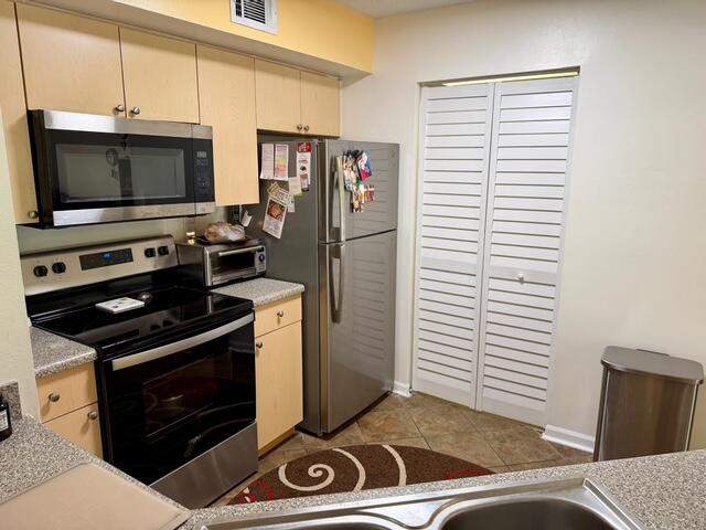 1 bedroom Condominium at 3718 NW Adriatic Lane #302, Portofino At Jensen Beach Condo, Jensen Beach — photo 3