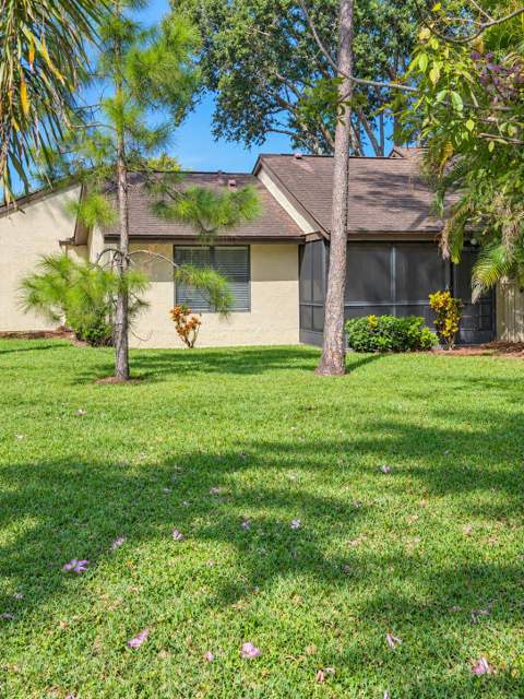 109 Roselle Court, Royal Palm Beach FL - photo 15 of 17