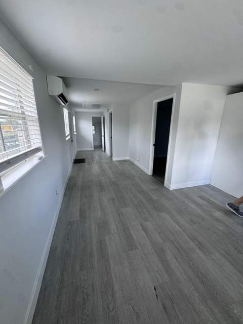 137 SW 9th Avenue, Delray Beach FL - photo 8 of 11