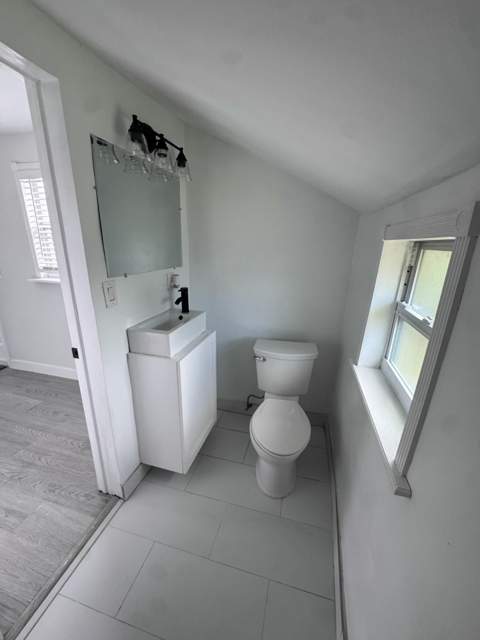 137 SW 9th Avenue, Delray Beach FL - photo 9 of 11
