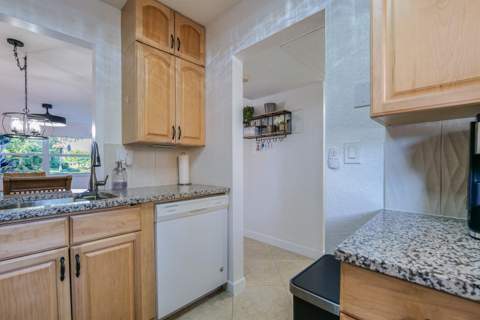 3531 NW 50th Avenue #413, Lauderdale Lakes FL - photo 11 of 28