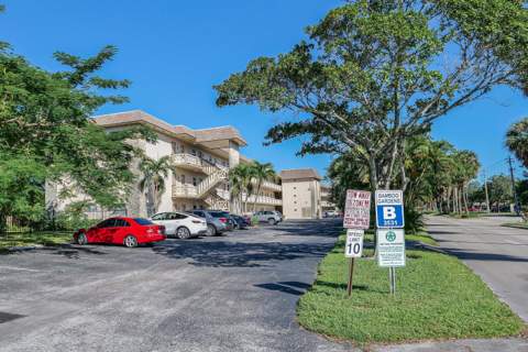 3531 NW 50th Avenue #413, Lauderdale Lakes FL - photo 20 of 28