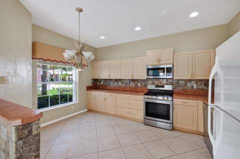 326 NW Treeline Trace, Port St. Lucie FL - photo 15 of 29
