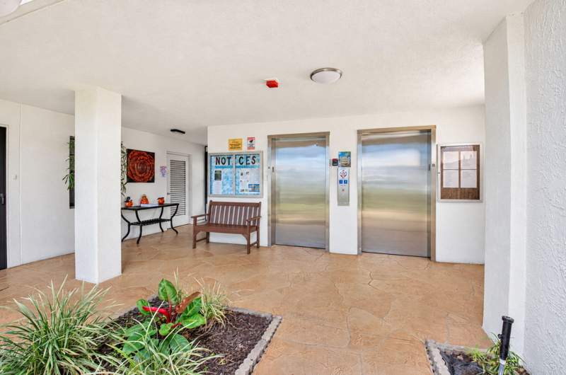 2 bedroom Condominium at 7260 Kinghurst Drive #404, Huntington Lakes Sec Five Condos, Delray Beach — photo 2