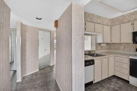 7260 Kinghurst Drive #404, Delray Beach FL - photo 6 of 86