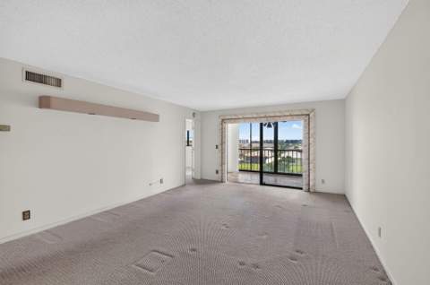 7260 Kinghurst Drive #404, Delray Beach FL - photo 10 of 86